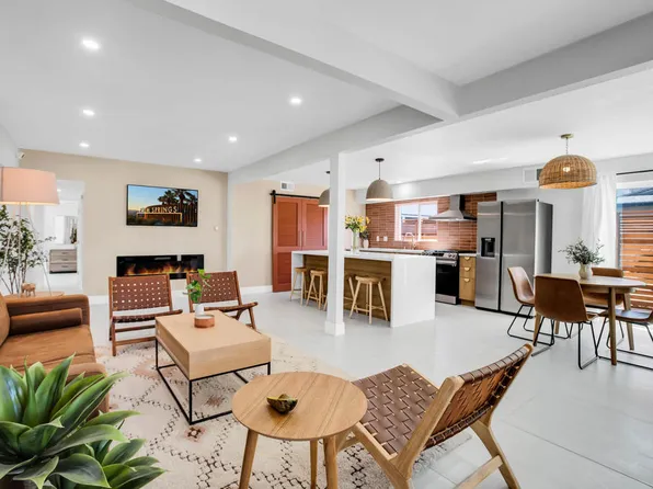 495 W Sunview Ave, Palm Springs, CA 92262