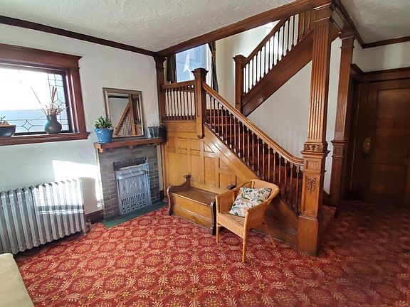 2nd image of 1536 York St Unit 3