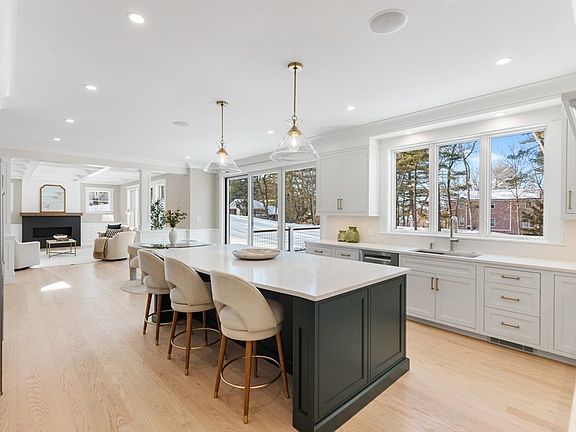 4th image of 21 Balfour St