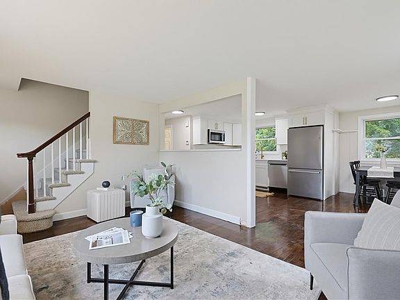 2nd image of 190 River Vue Ave