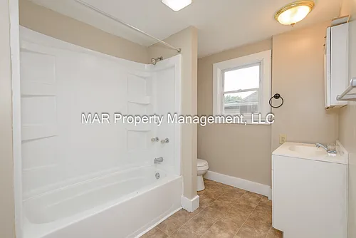 110 N Arlington St Photo 1