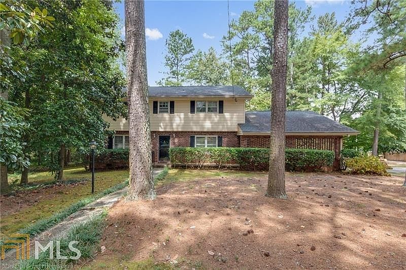 2nd image of 2514 Maclaren Cir