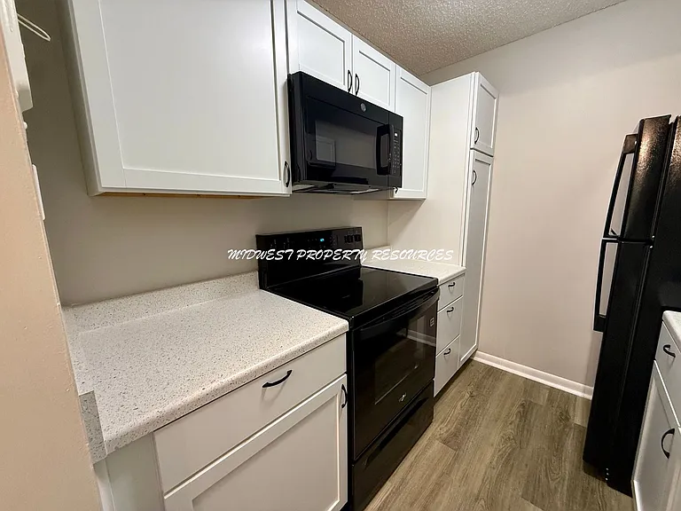 989 NW Colbern Rd #5B — Photo 12
