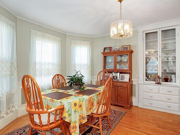 5th image of 38 Harrington Ave