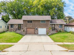 3121 N McDonald St, Appleton, WI 54911