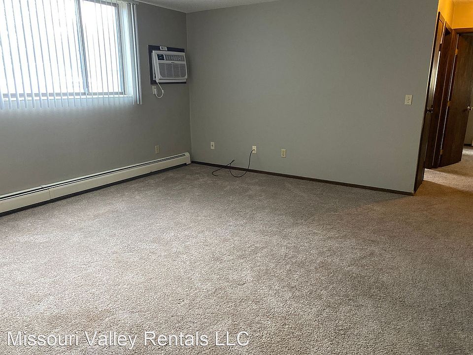 1st image of 3201 E Rosser Ave APT 6