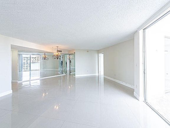 2nd image of 1200 NE Miami Gardens Dr APT 815W