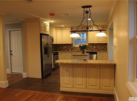 4th image of 29 Bowman Ln