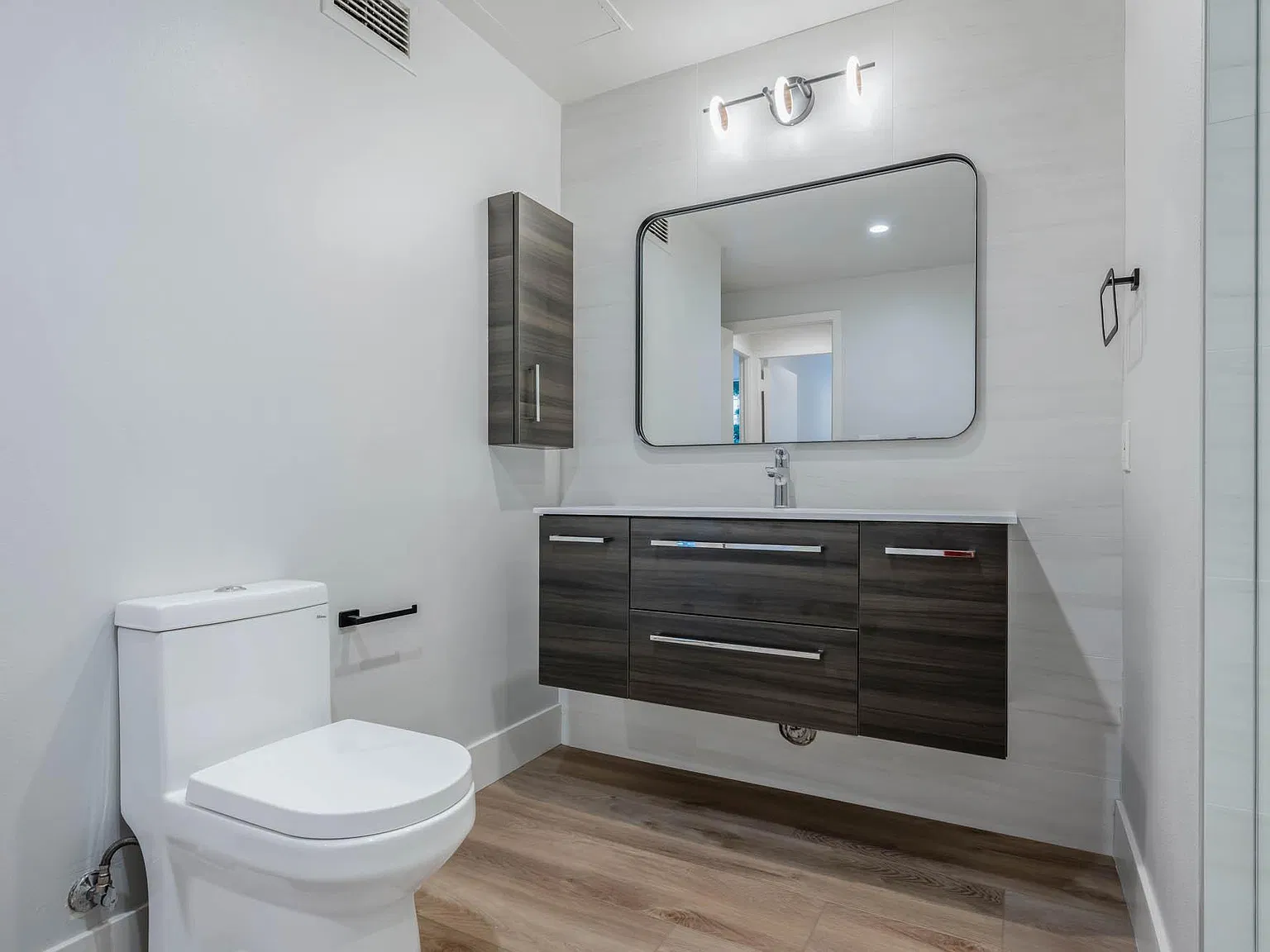 2 bed, 1097 sqft, $6,100 — Photo 4