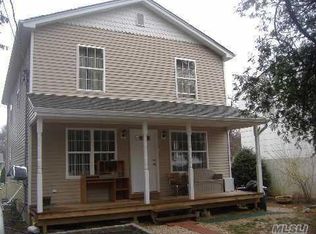 12 10th Ave, Huntington Station, NY 11746