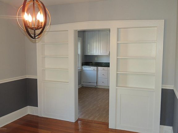 4th image of 127 6th St NW
