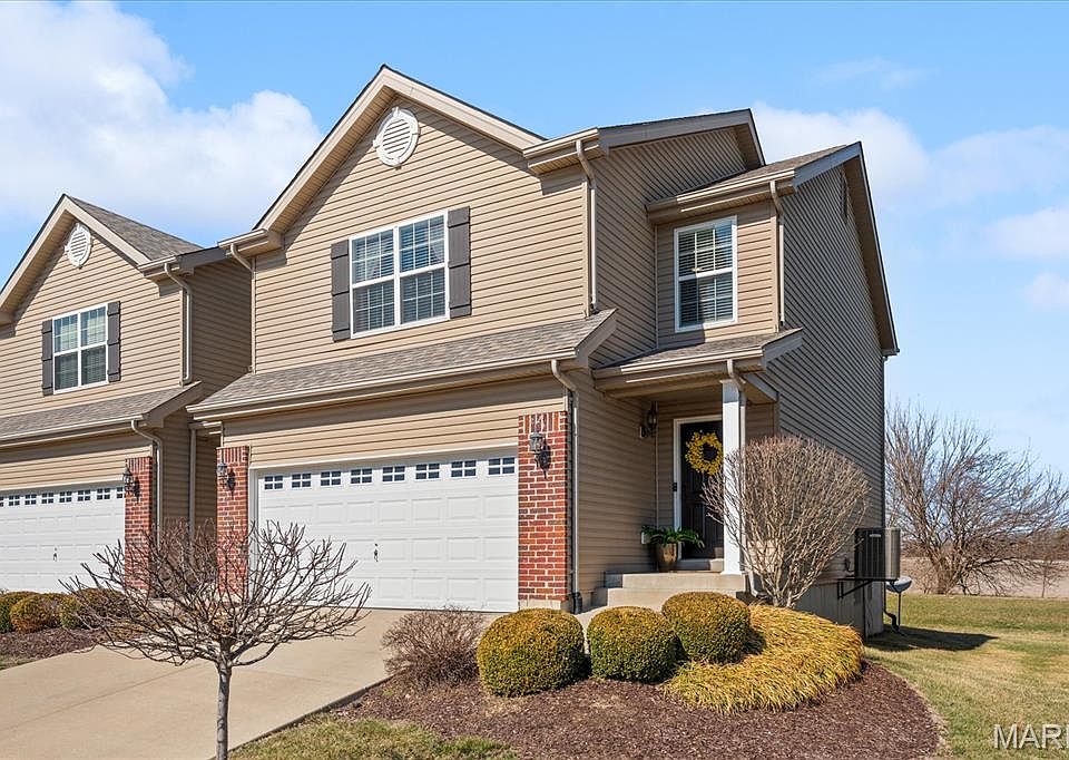 1st image of 824 Harbor Woods Dr