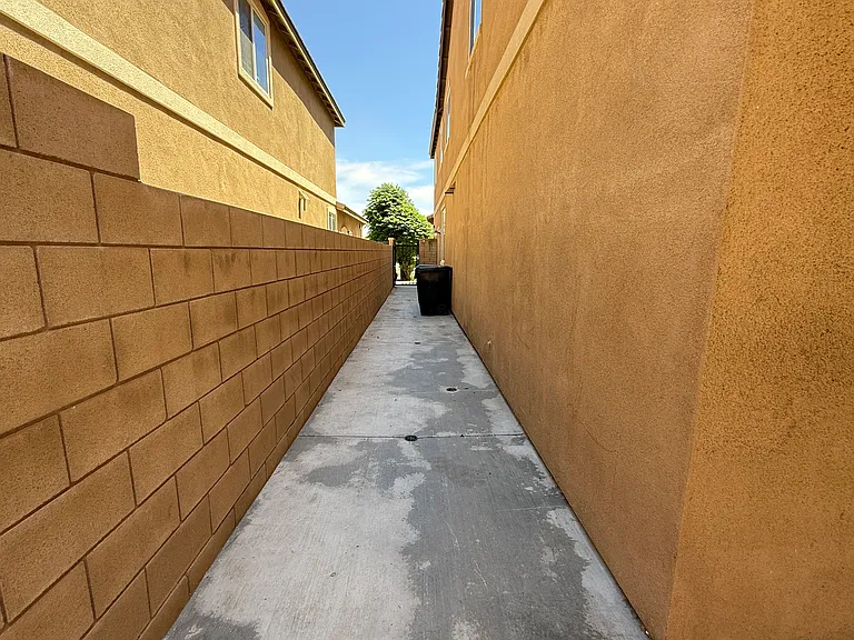 17044 Cerritos St — Photo 27