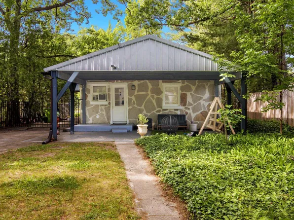 1024 Carver St, Traverse City, MI 49686