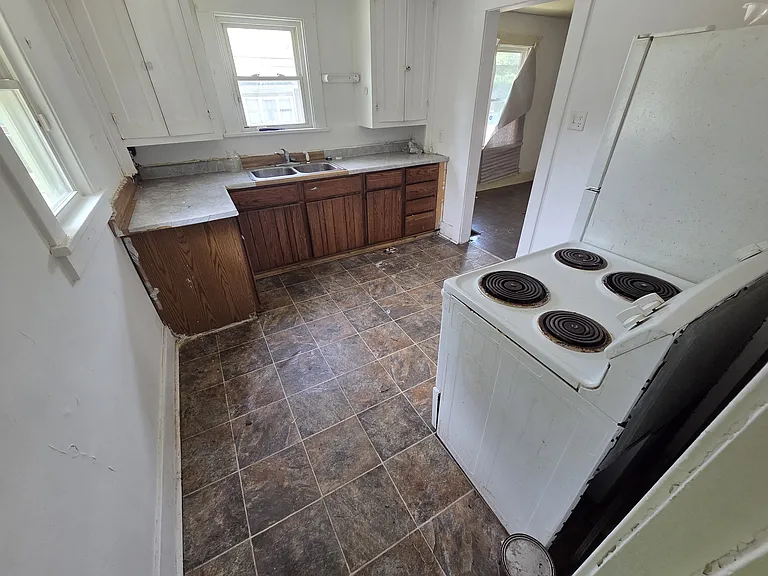 1705 E North St — Photo 19