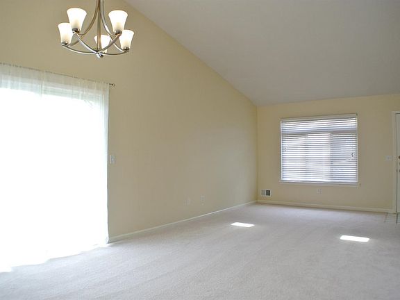 5th image of 23469 Mahoney Ct