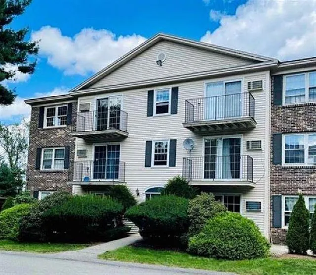 7 Autumn Leaf Dr #11