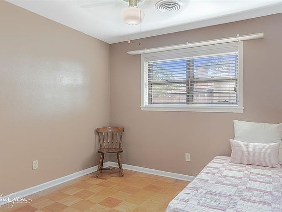 4th image of 5913 Annette St