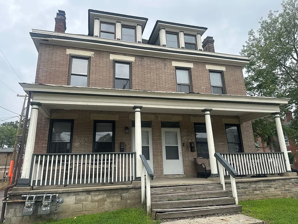 Hunter Ave 1555-1557 MLR