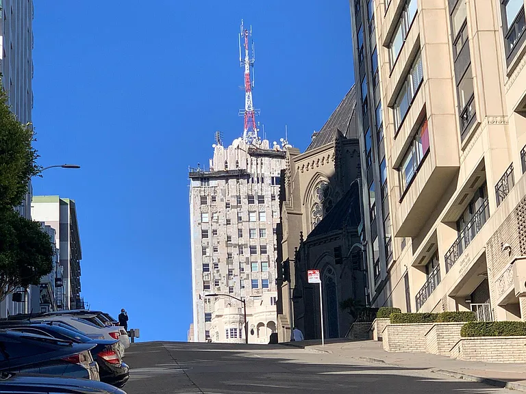 View up Jones St towards California St