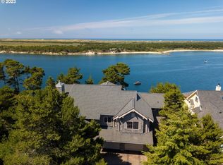 15 Sea Watch Ct, Florence, OR 97439