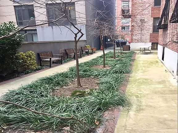 5th image of 71 Ocean Pkwy APT 4F