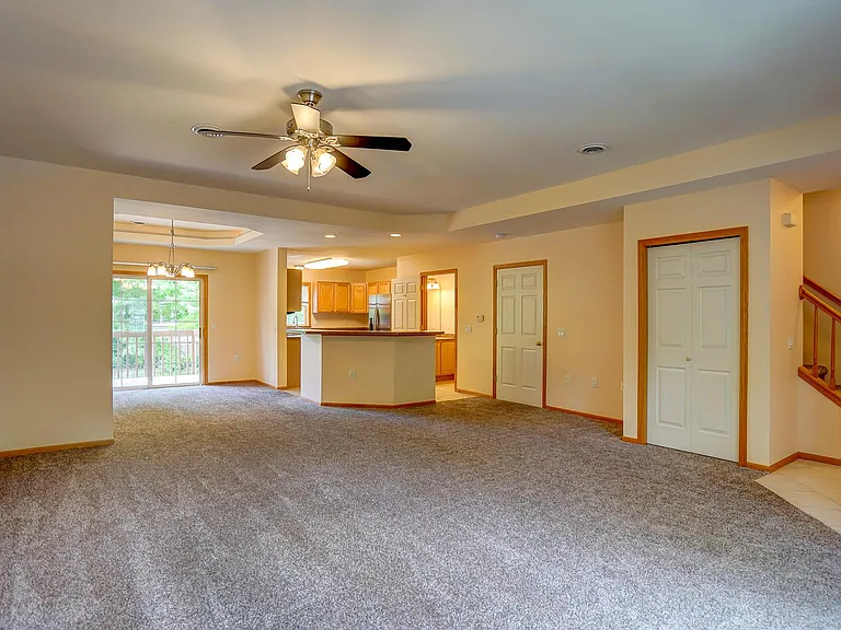 1813 Carns Dr — Photo 7