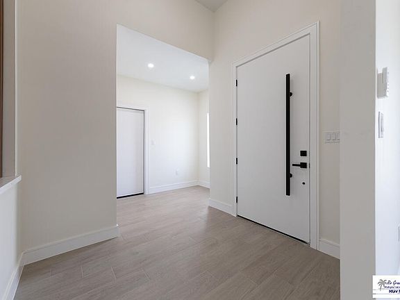 4th image of 6967 Heritage Oak Dr