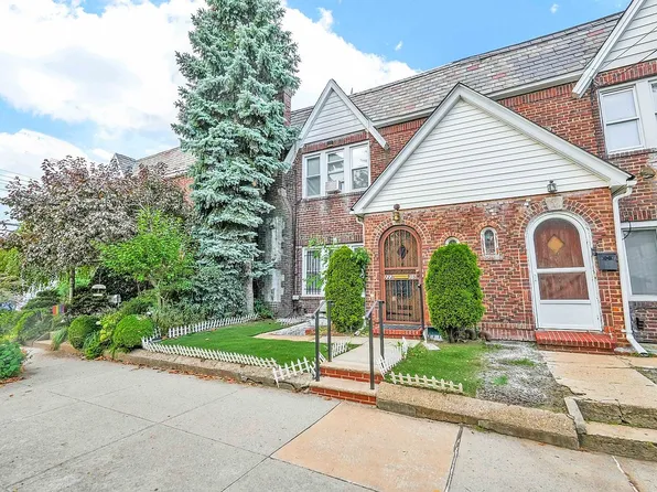 222-05 Edmore Ave, Queens Village, NY 11428