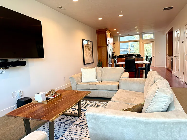 676 E Markea Ave — Photo 31