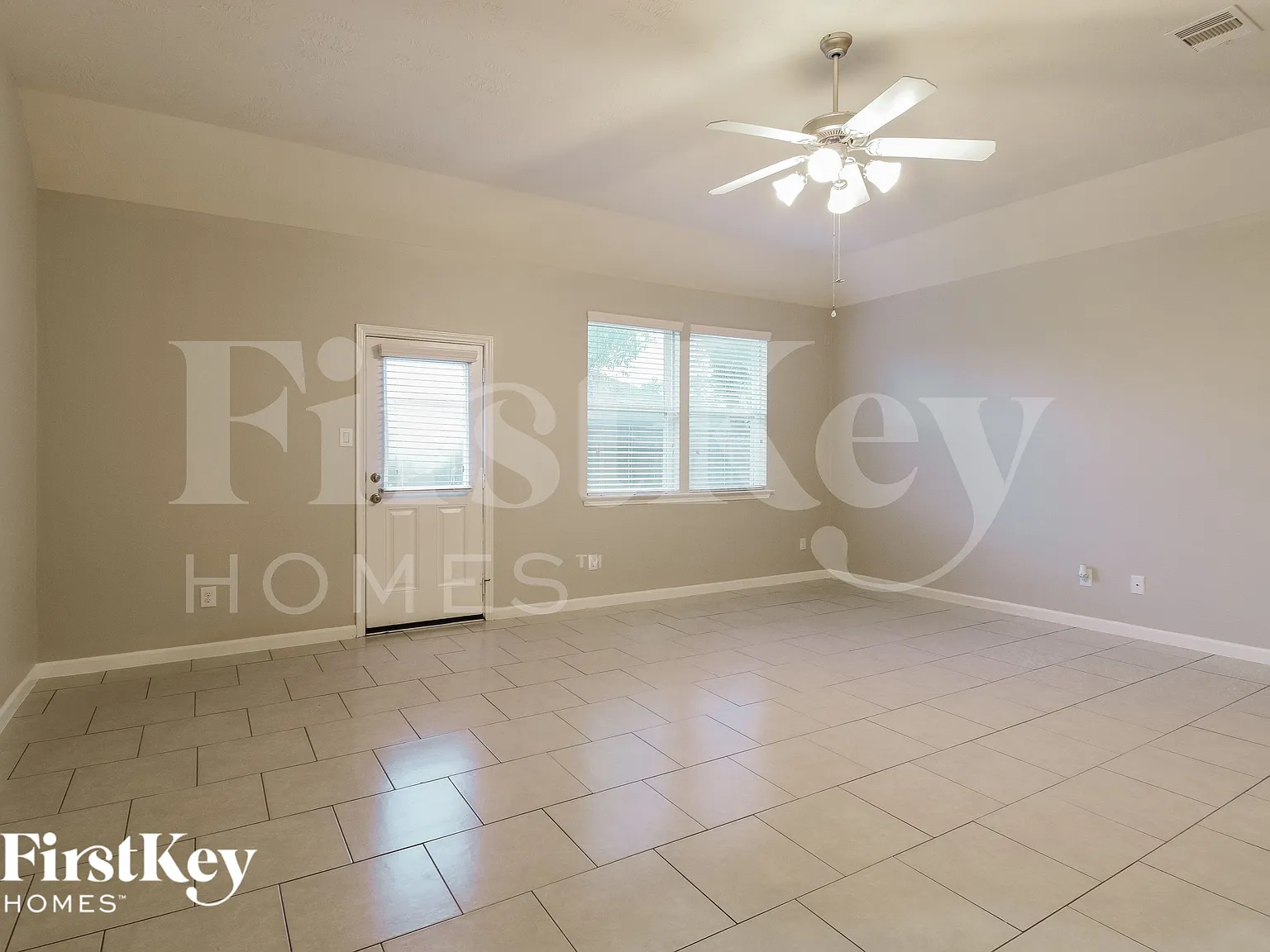 3 bed, 2.0 bath, 1886 sqft, $2,100 — Photo 2
