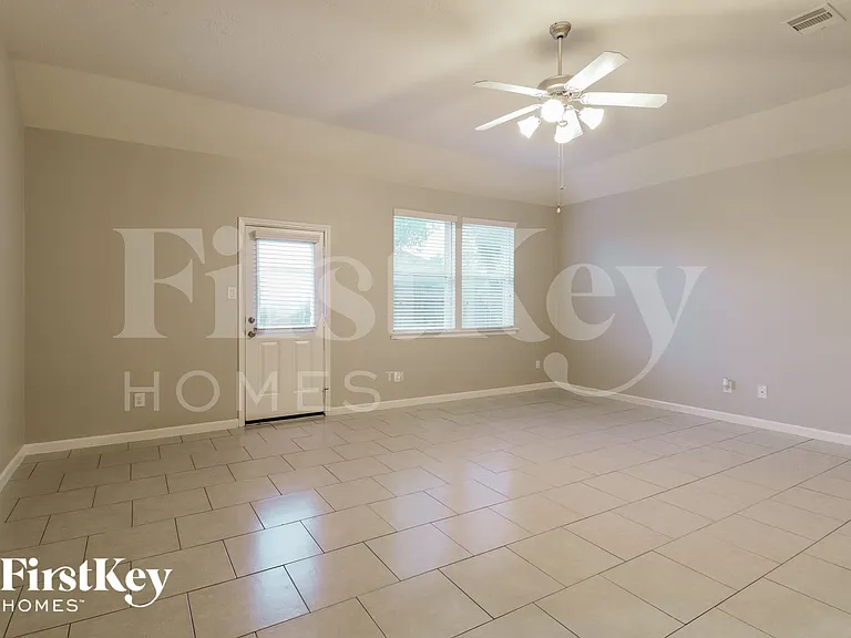 7807 Jarrod Way — Photo 2