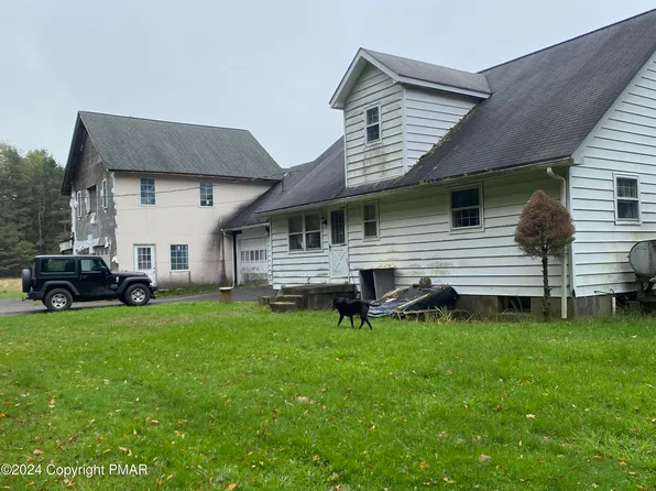1067 Cottontail Rd, Long Pond, PA 18334