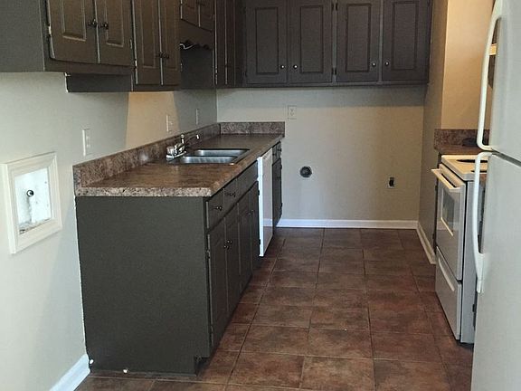 5th image of 109 Park Cir #A