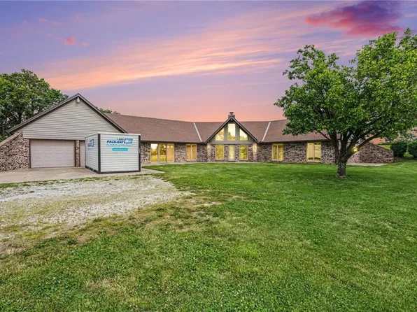 2946 SW 204th St, Trimble, MO 64492