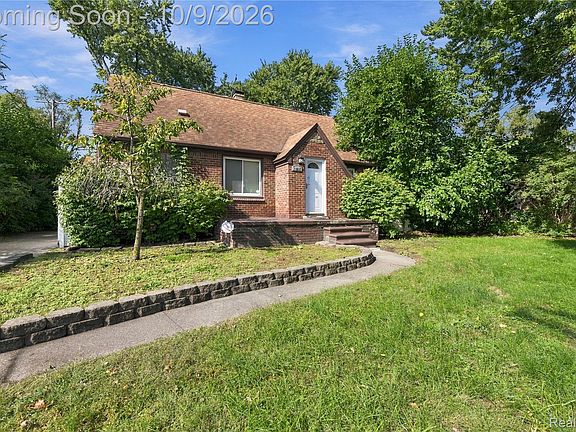 2nd image of 23095 Hill Ave