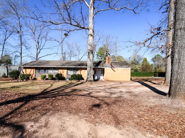 201 Patton Dr, Americus, GA 31719