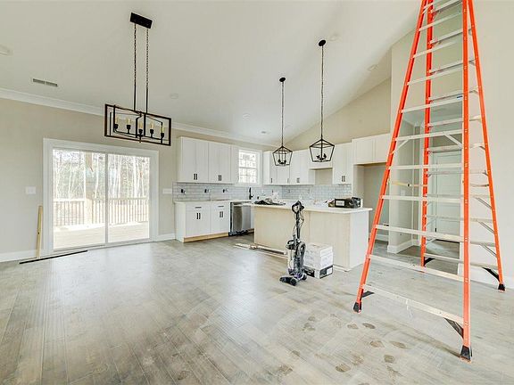 4th image of 370 Mingo Way Lot 4