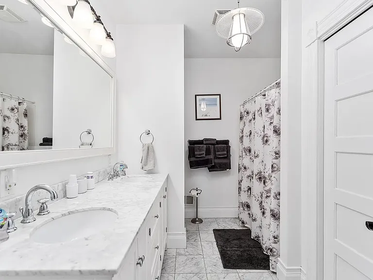 219 Crescent Ave — Photo 5