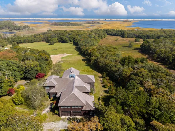 4 Garrett Way, Edgartown, MA 02539