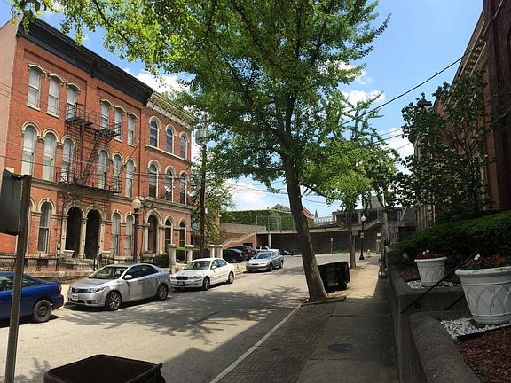 5th image of 432 Hopkins St APT 2