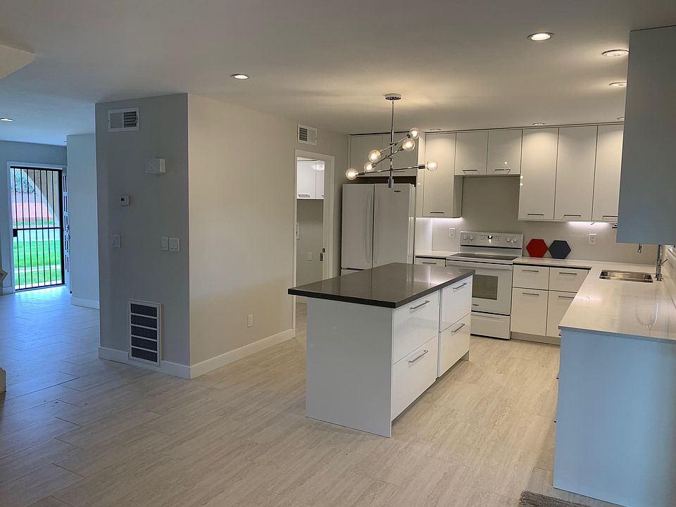 Gourmet chef's island Kitchen