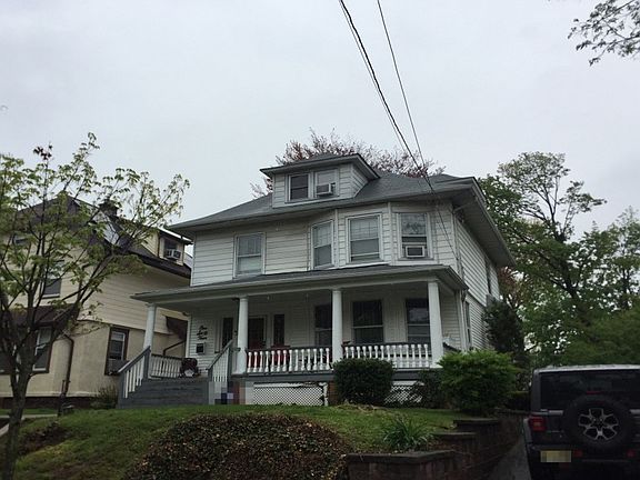 2nd image of 164 De Witt Ave