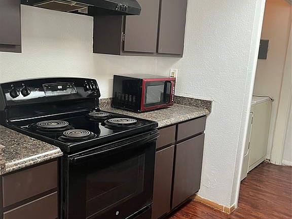 3rd image of 5660 Birchmont Dr APT B