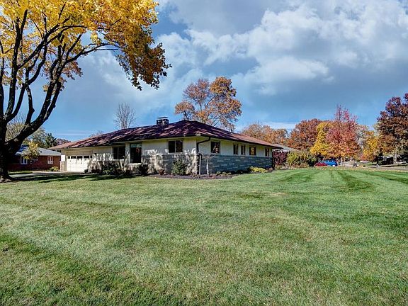 4th image of 536 Fairlawn Dr