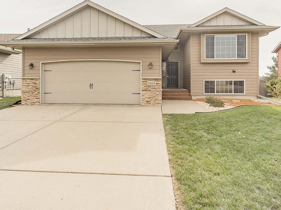 1st image of 7605 W Grinnell Cir