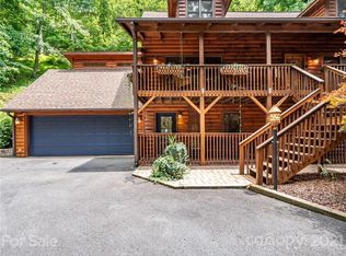 366 Hickory Dr, Waynesville, NC 28786