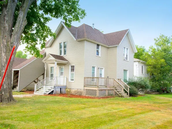 300 Jones St, Fayette, IA 52142