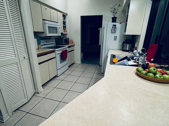5th image of 5715 Golden Gate Pkwy