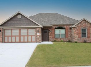 1714 Charismatic Dr, Prairie Grove, AR 72753